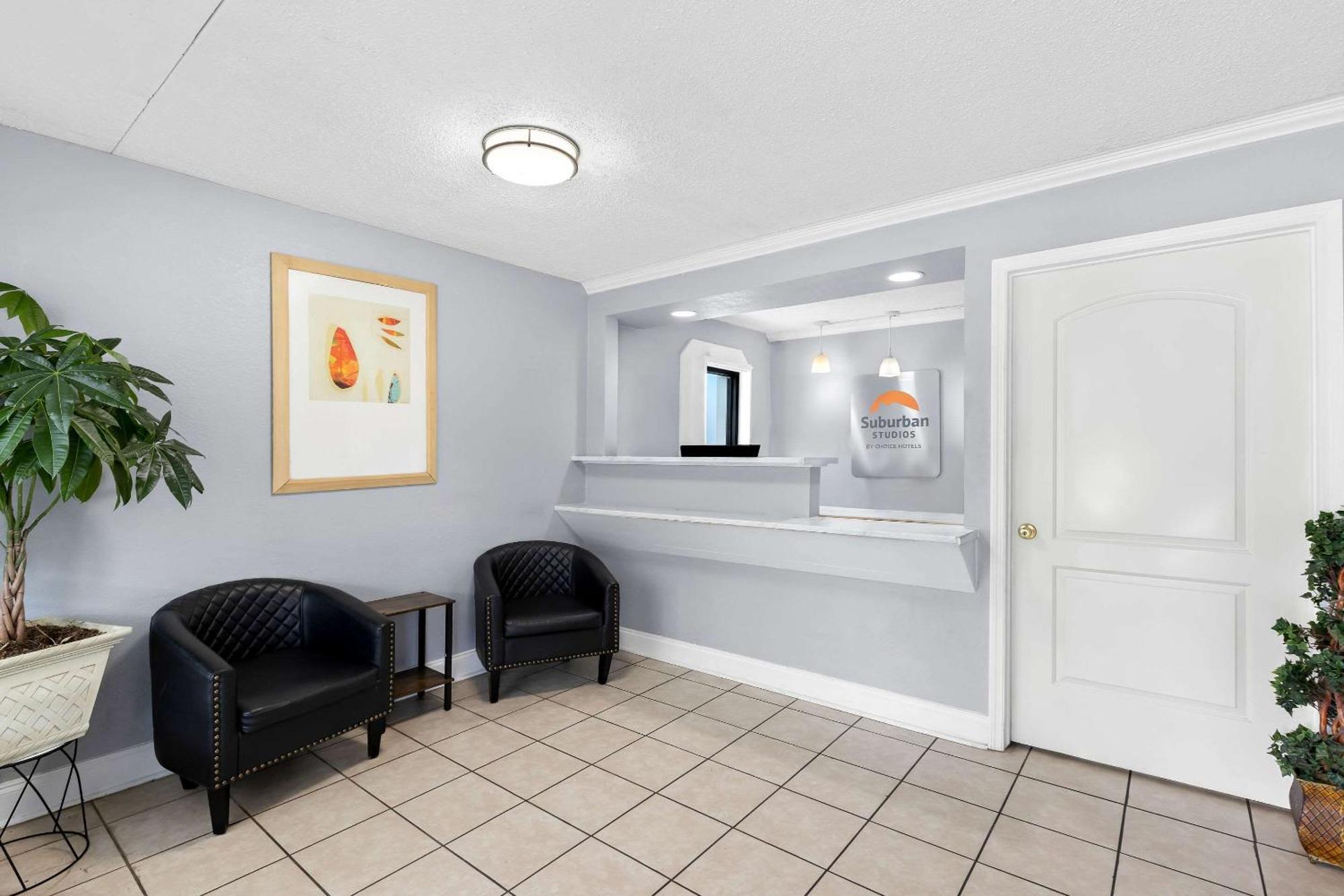 Suburban Studios By Choice Hotels - Award Winning - New 2024 - Walk To Eateries & Grocery - Ultra Sparkling - Garden Rooms - Designer Lighting & Right Off I-95 - Proudly An All American Managed Property Brunswick Buitenkant foto